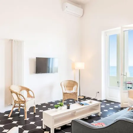 The Wharf By Interhome アラッシオ